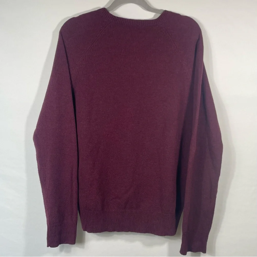 J. Crew 100% Lambs Wool Men's V-Neck Sweater - Deep Burgundy. Large, slim‎ fit